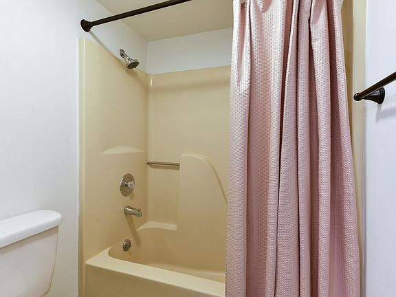 3rd image of 28 Fall Creek Dr APT 4A