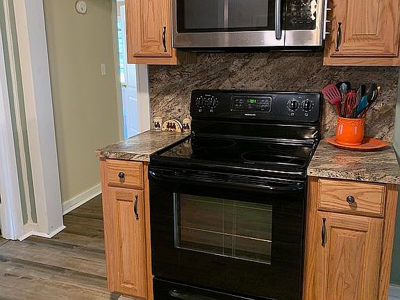 4th image of 412 Highland Dr