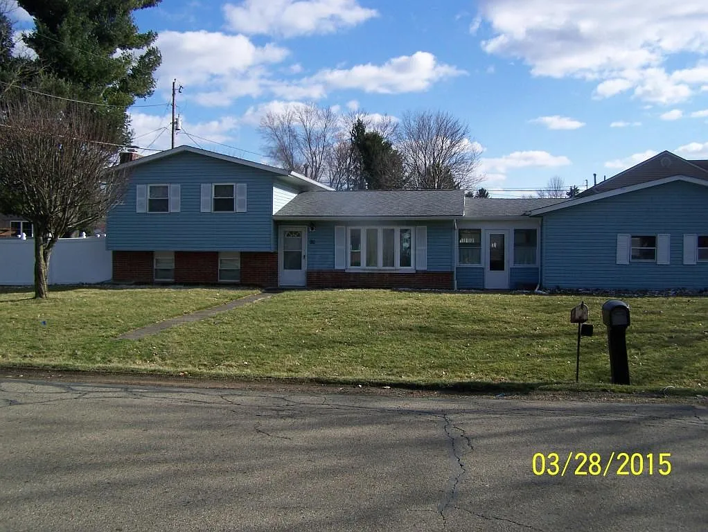 115 Lee Dr photo 1
