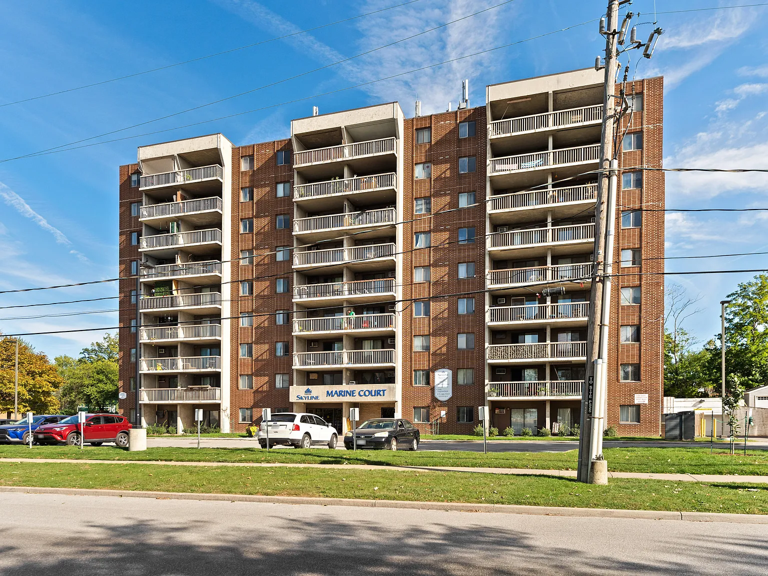 Marine Court Apartments — Photo 2