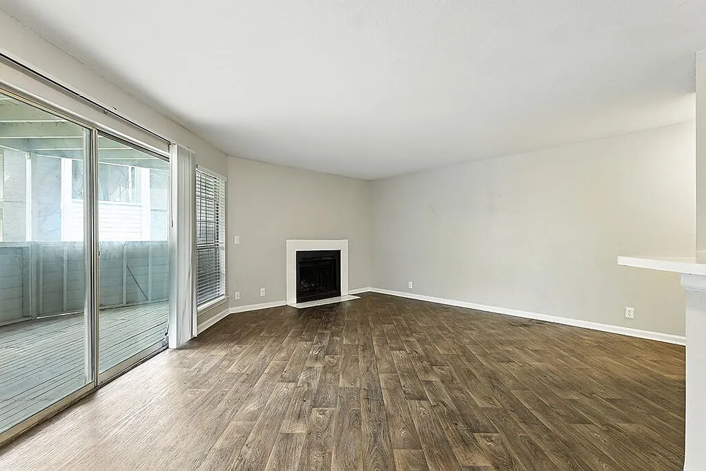 Newport Apartment Homes — Photo 4