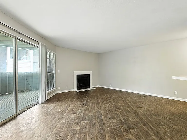 Newport Apartment Homes — Photo 4