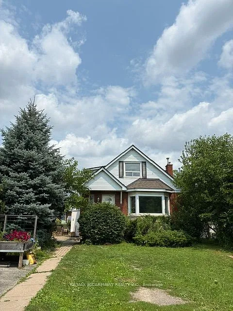 3 bed, $2,350 — Photo 2