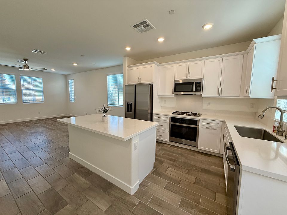 1st image of 41168 Emory Ln