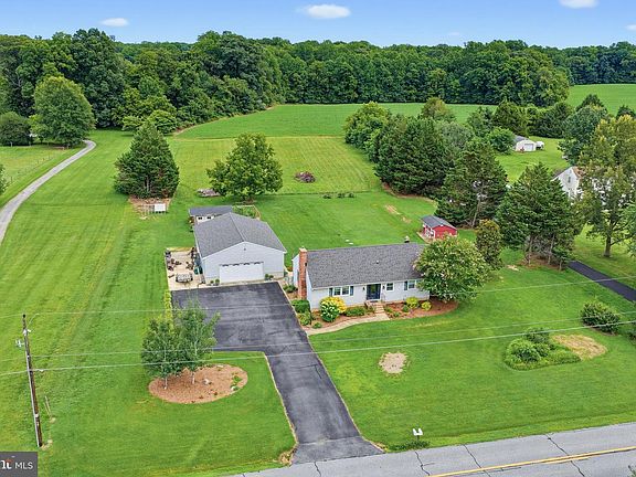 4th image of 897 Blackbird Landing Rd