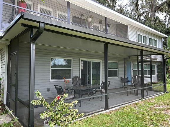 Lake side down stairs for rent. Upstairs is occupied by one person.