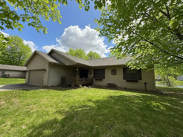 8917 Longview Dr, Stanwood, MI 49346