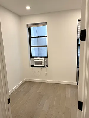 Rented by Camelot Realty Group | media 28