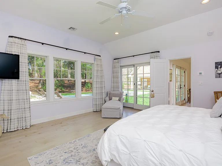 99 Oak Ln — Photo 17