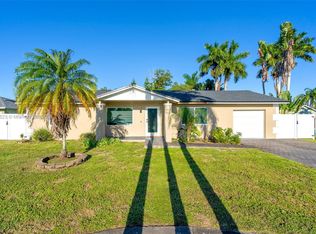 1120 SW 128th Dr, Davie, FL 33325