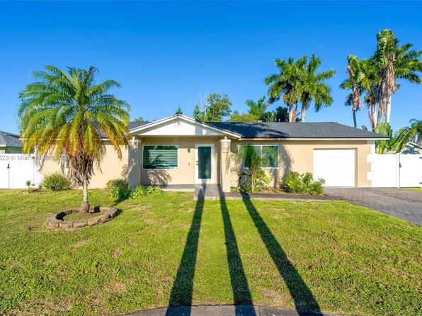 1120 SW 128th Dr, Davie, FL 33325