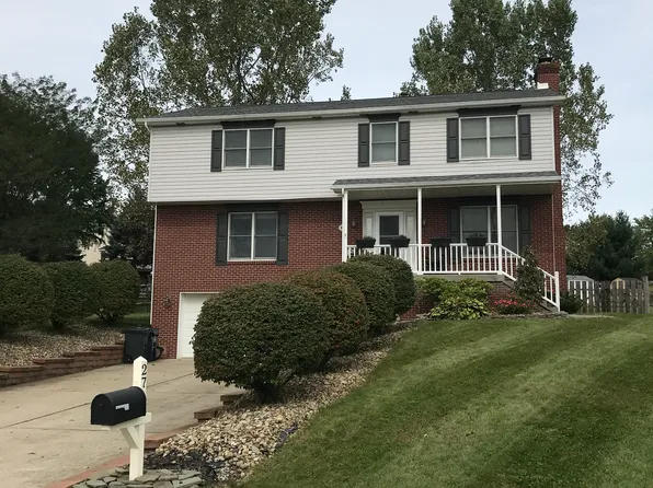 27 Rosanne Cir, Irwin, PA 15642