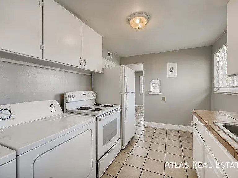 1395 Lansing St — Photo 4