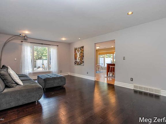 5th image of 1730 Vesta Ln SE