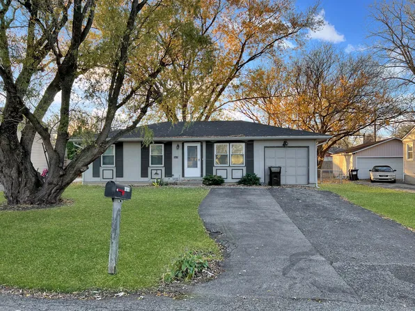1815 Beach Rd, McHenry, IL 60050