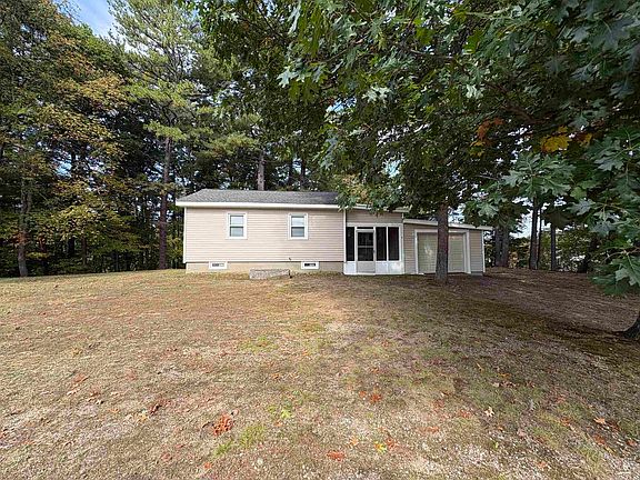 3rd image of 4 Veterans Rd