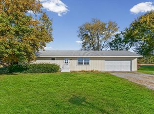 323 N City Line Rd, Newman, IL 61942
