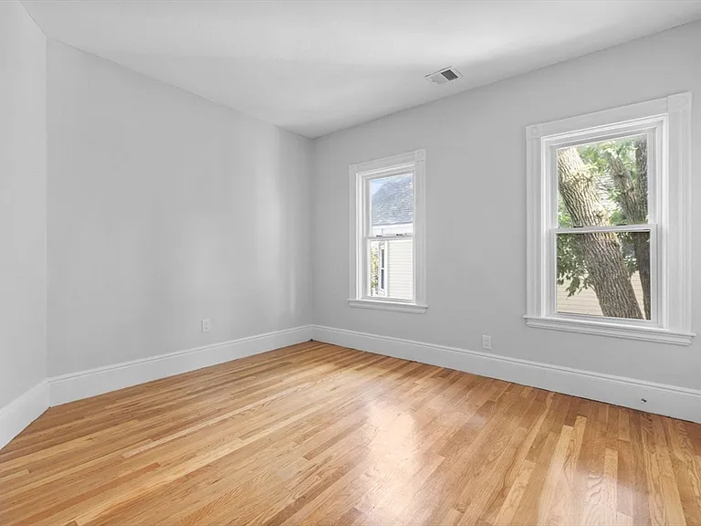 67 Romsey St #2 — Photo 9