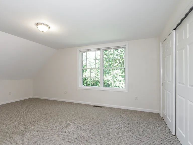 4 Jessica Ln #4A — Photo 24
