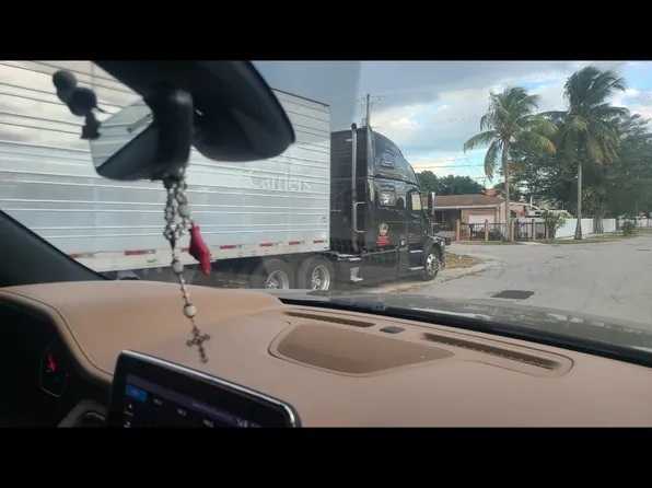 10320 SW 38th Ter, Miami, FL 33165