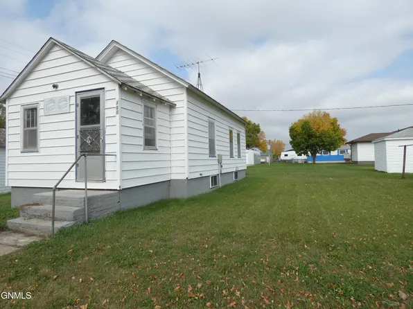 116 Avenue E #F, Napoleon, ND 58561