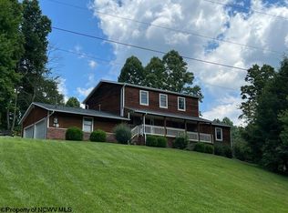 161 Skyline Dr, Rivesville, WV 26588