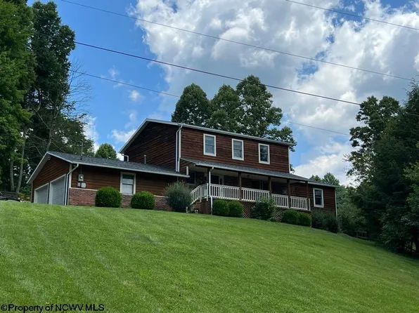161 Skyline Dr, Rivesville, WV 26588