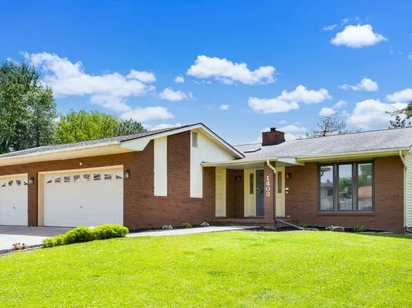 1403 Hanson Dr, Normal, IL 61761