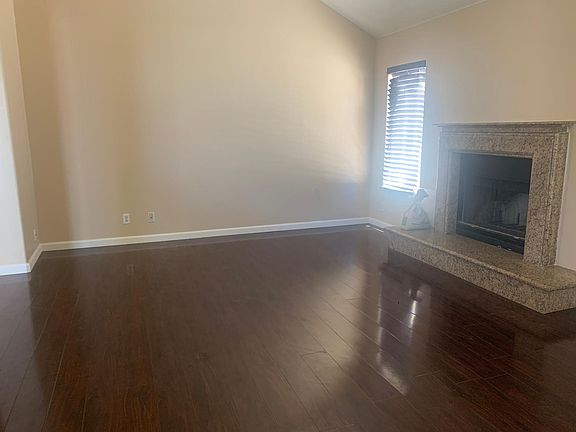 5th image of 4102 La Jolla Dr