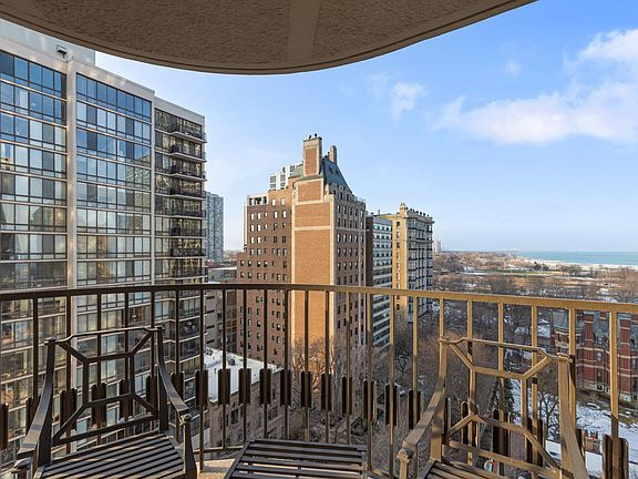 2nd image of 1501 N State Pkwy APT 12A
