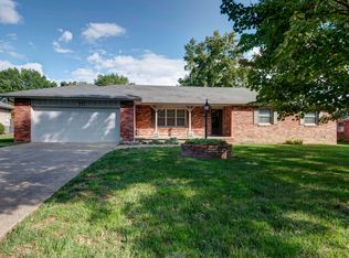 1359 E Deerfield St, Springfield, MO 65804