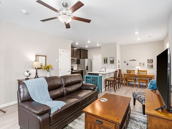 4th image of 7042 NE 155th Pl