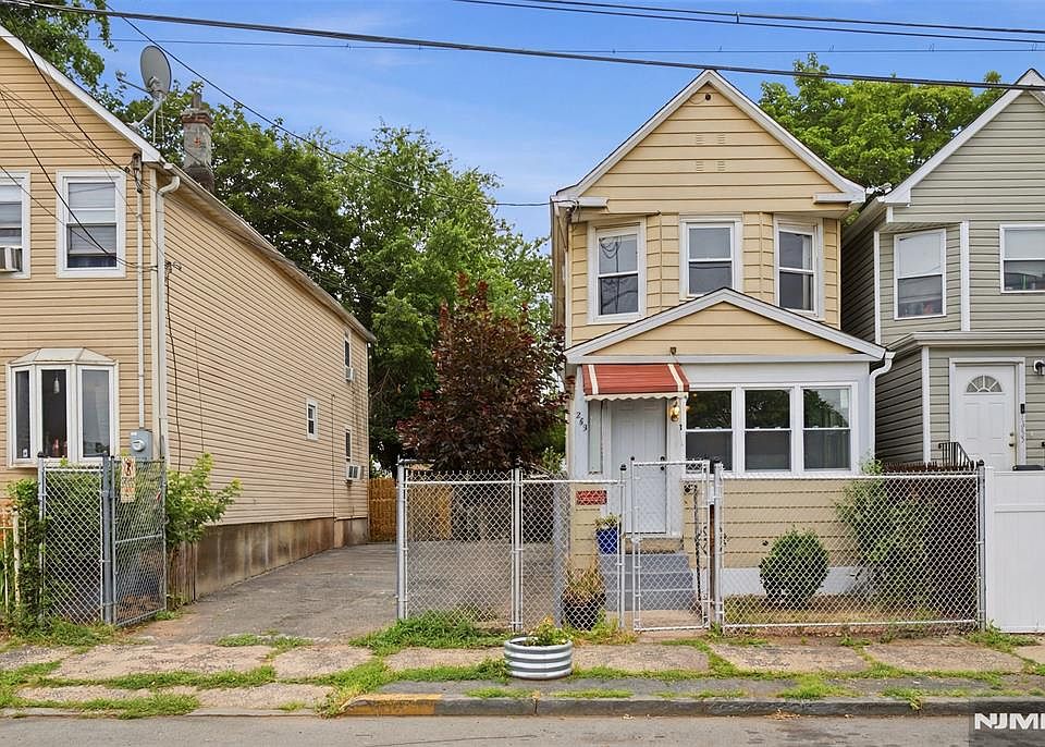 1st image of 255-257 18th Street