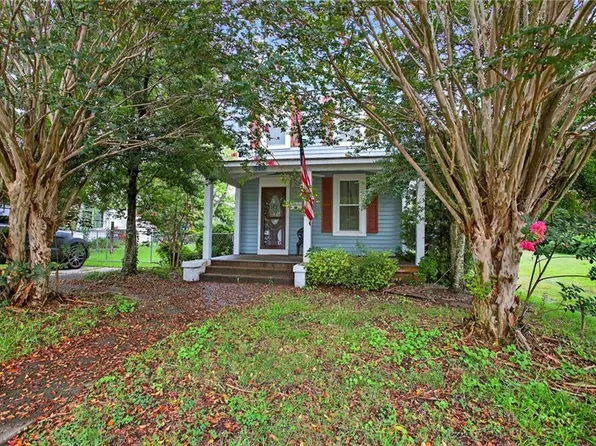 230 Cary St, Smithfield, VA 23430