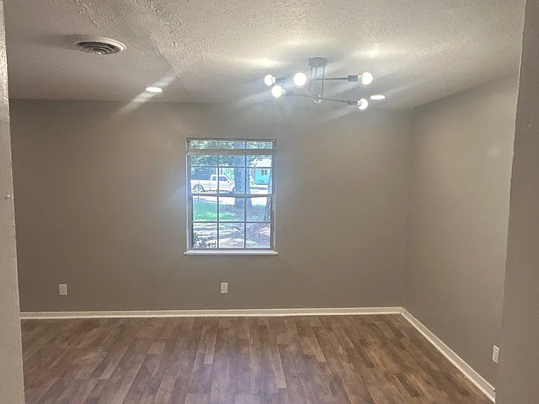 1114 Garden Park Dr — Photo 8