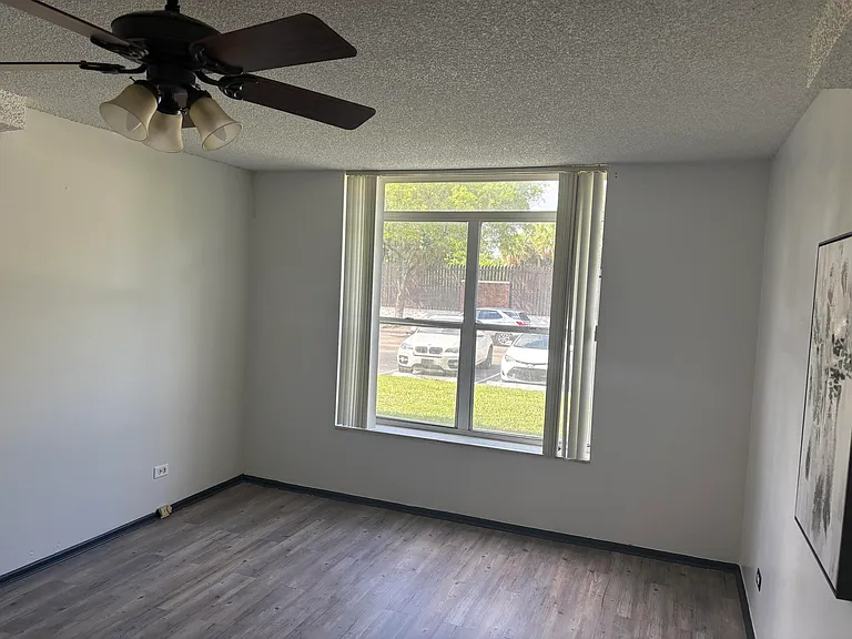 3660 Inverrary Dr #1B — Photo 8