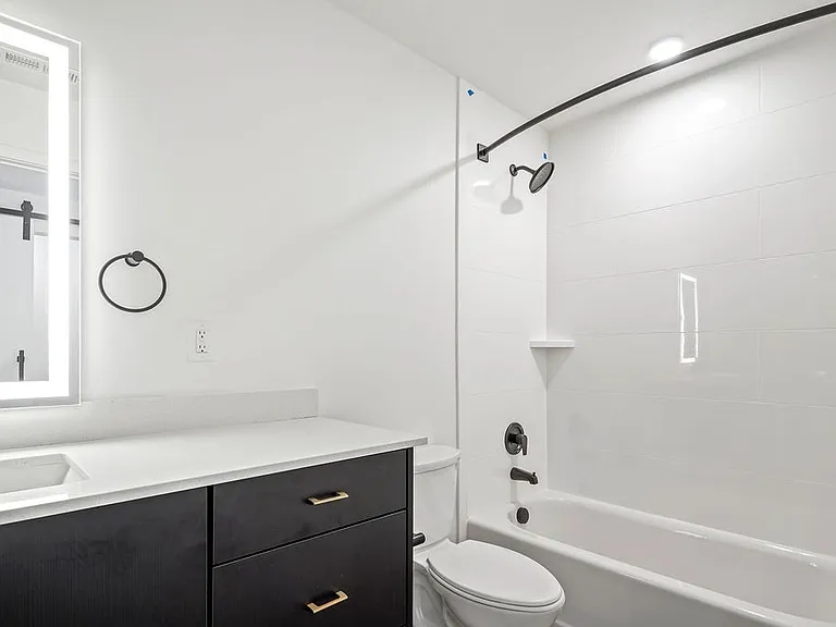Unit A4: Bathroom