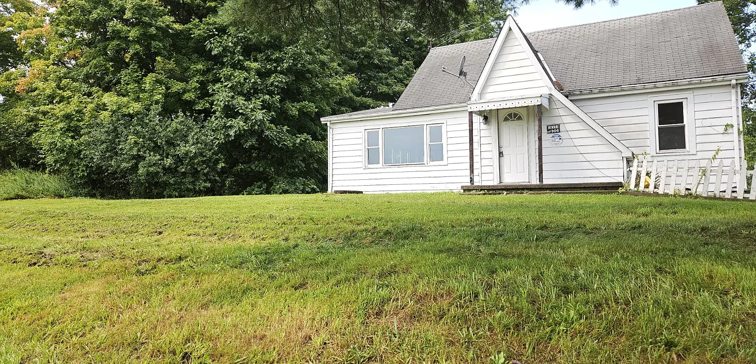 4 bed, $3,250 — Photo 1