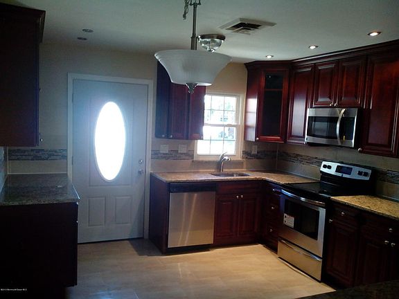 2nd image of 1104B Argyll Cir #100B