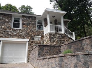 81 New Jersey Ave, Lake Hopatcong, NJ 07849