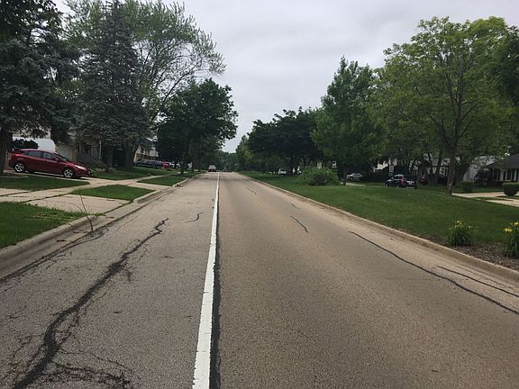 5th image of 204 S Park Blvd