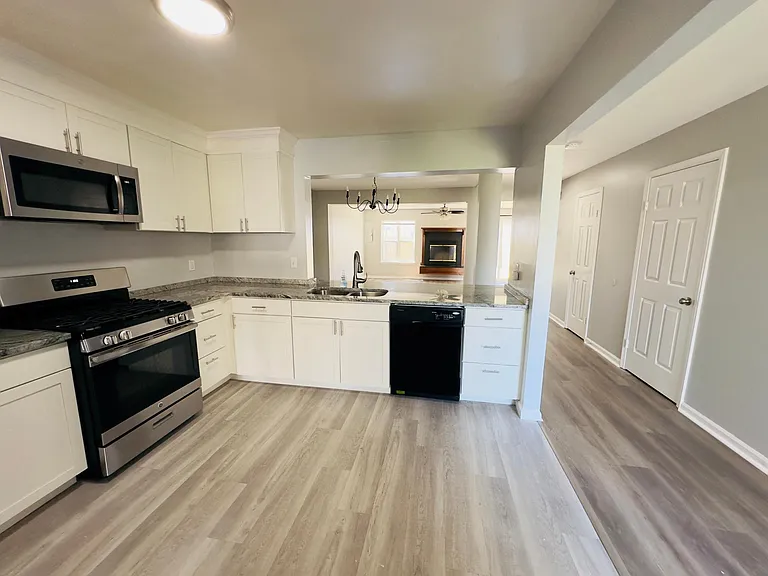 1607 Slidell Ln — Photo 16