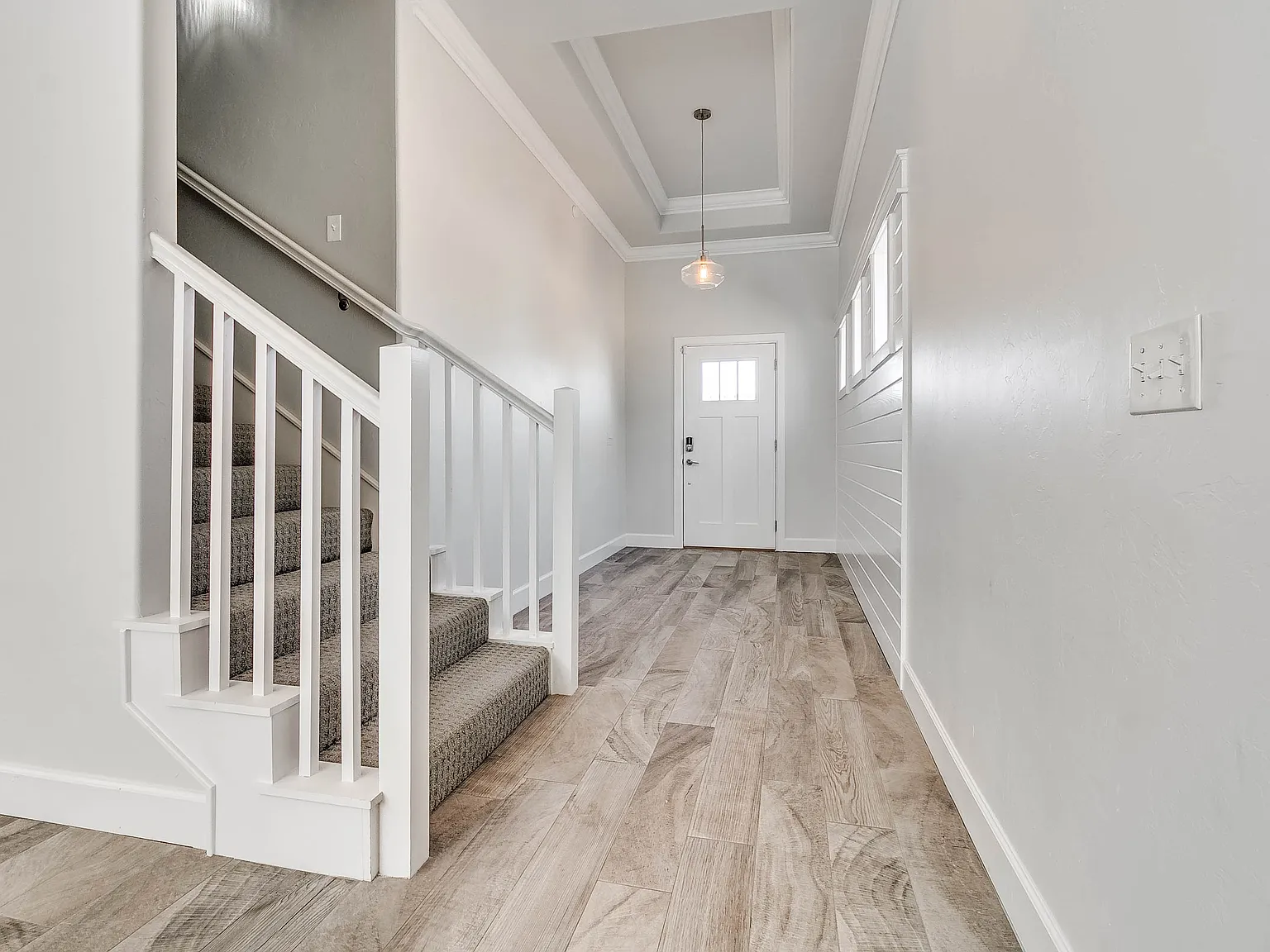 3 bed, 2400 sqft, $2,495 — Photo 4