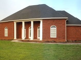 111 Pecan Landings Dr, Fort Valley, GA 31030