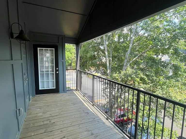 Wesley St. Claire Apartments at Lawrenceville — Photo 301