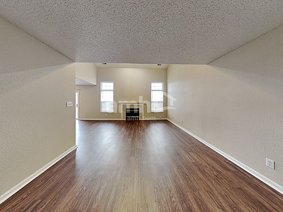 3rd image of 8120 Whistlewood Dr