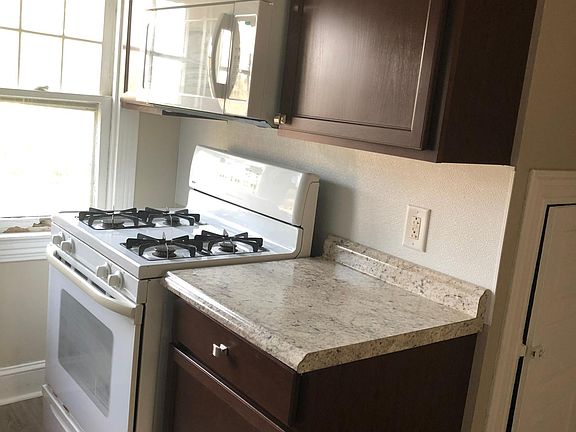 4th image of 307 S Broad St APT 3