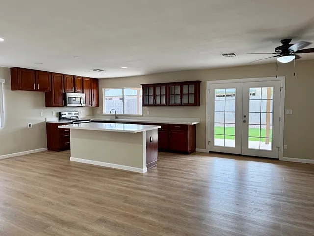 10021 N 47th Dr — Photo 3