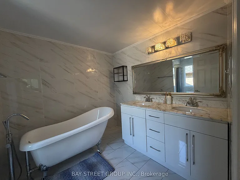 9 Ingleborough Ct — Photo 5