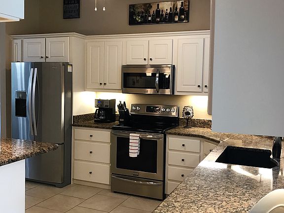 3rd image of 33741 Secret Hill Dr